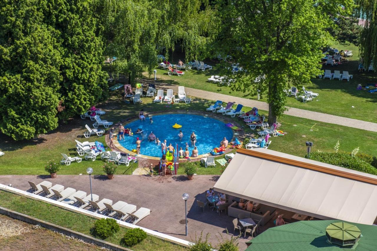 Hotel Club ตีฮานี ภายนอก รูปภาพ