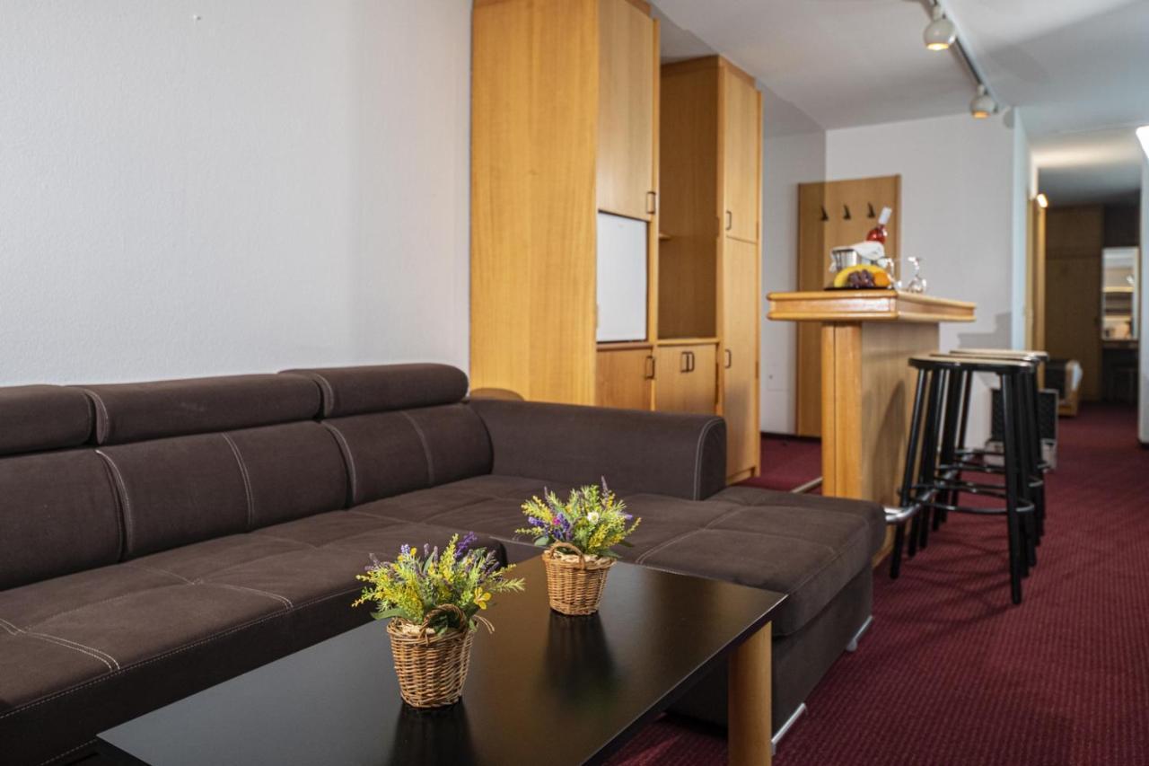 Hotel Club ตีฮานี ภายนอก รูปภาพ