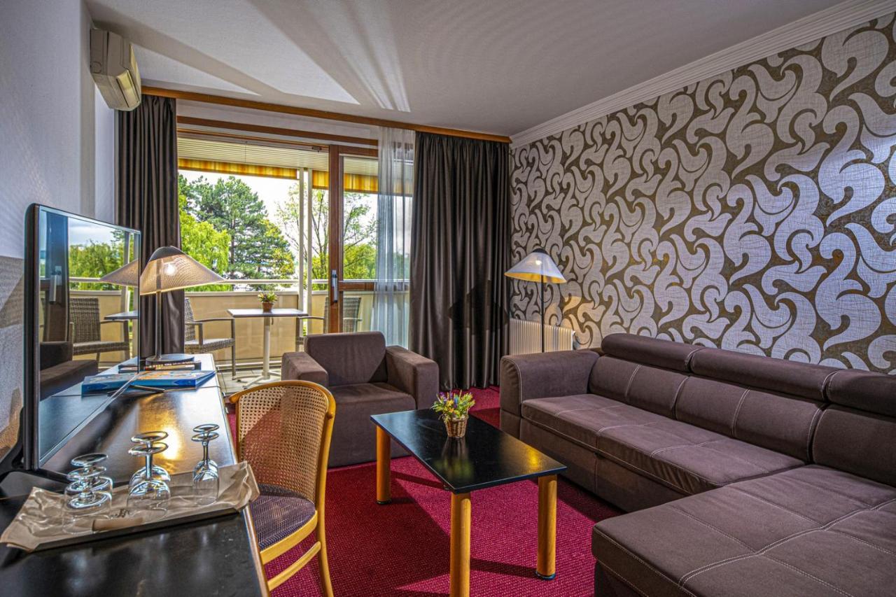 Hotel Club ตีฮานี ภายนอก รูปภาพ