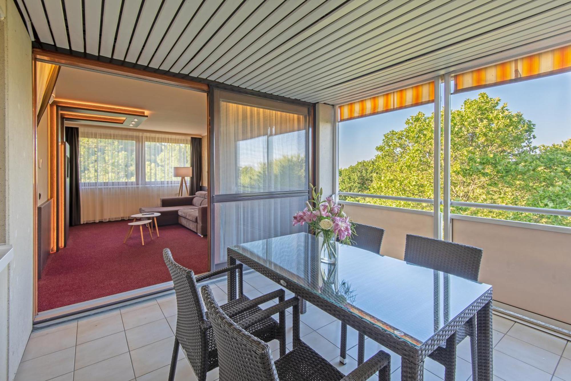 Hotel Club ตีฮานี ภายนอก รูปภาพ